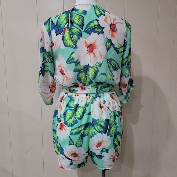 Gianni Bini Tropical Floral Romper Long Sleeve Plunge Neck Shorts Sz S - Picture 2 of 9